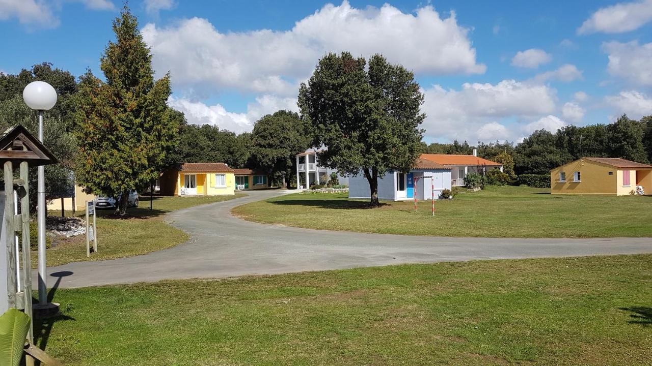 Les Chenes Verts Saint-Savinien 外观 照片